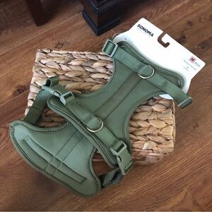 Sonoma green stretch pet clip-in harness in size M